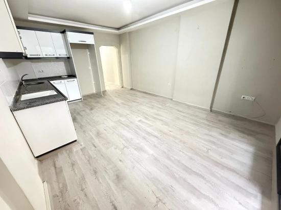 1+1 Erdgeschosswohnung In Ürkmez, 100 Meter Vom Meer Entfernt, Von İkizler.