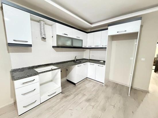 1+1 Erdgeschosswohnung In Ürkmez, 100 Meter Vom Meer Entfernt, Von İkizler.