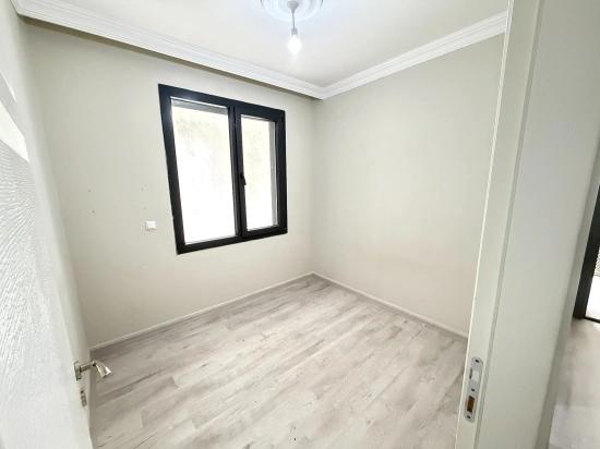 1+1 Erdgeschosswohnung In Ürkmez, 100 Meter Vom Meer Entfernt, Von İkizler.