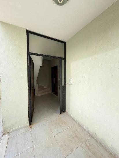 1+1 Erdgeschosswohnung In Ürkmez, 100 Meter Vom Meer Entfernt, Von İkizler.