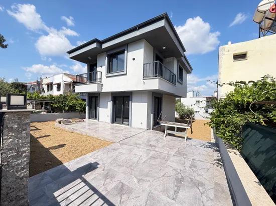 370 M² Garten, Freistehende 3+1-Zimmer-Villa In Meeresnähe In Doğanbey