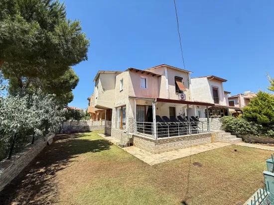In Seferihisar Doğanbey Zu Verkaufen 3+1 Mit Meer 50m Gartenvilla