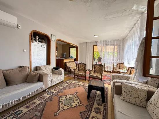 In Seferihisar Doğanbey Zu Verkaufen 3+1 Mit Meer 50m Gartenvilla