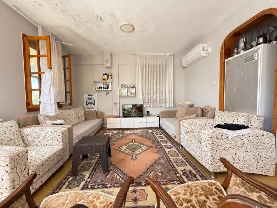In Seferihisar Doğanbey Zu Verkaufen 3+1 Mit Meer 50m Gartenvilla
