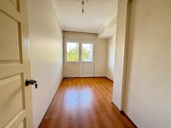 In Seferihisar Ürkmez 400m zum Meer, Kostenfrei Zu verkaufen 2+1 Wohnung