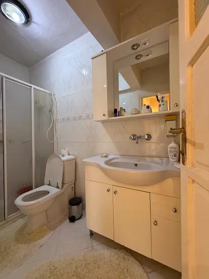 In Ürkmez, Innerhalb der Wohnanlage, mit Pool, 4+1 Eckgebäude, 400 m zum Meer