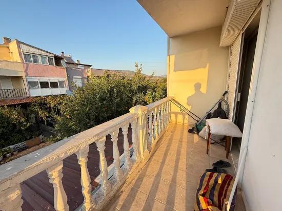 In Ürkmez, Innerhalb der Wohnanlage, mit Pool, 4+1 Eckgebäude, 400 m zum Meer