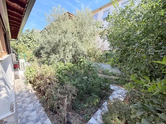 In Ürkmez Doğanbey luxuriös gebaut, geräumig und komfortabel 3+1 Villa