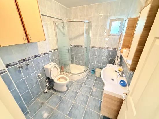 Freistehend mit Garten, 3+1 Villa, In Gümüldür am Meer, zu verkaufen.