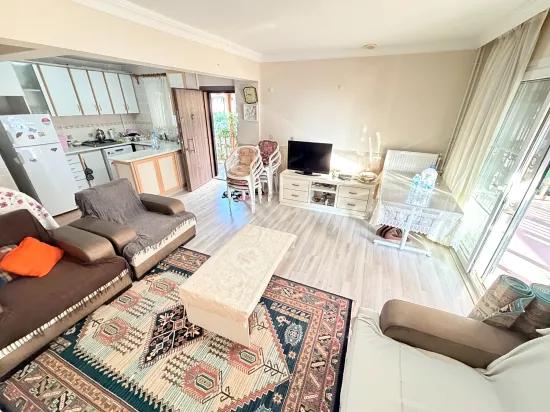 Freistehend mit Garten, 3+1 Villa, In Gümüldür am Meer, zu verkaufen.