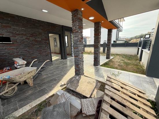 3+1 Freistehende Villa Mit Garten Zum Verkauf Im Seferihisar Doğanbey Center