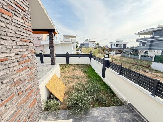 3+1 Freistehende Villa Mit Garten Zum Verkauf Im Seferihisar Doğanbey Center
