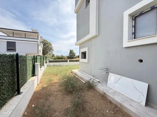 Seferihisar Doğanbey – Zu verkaufen neue 3+1 Duplex Villa – Großzügiger Garten