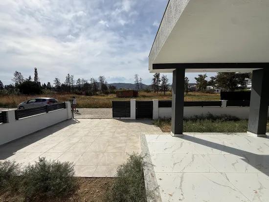 Seferihisar Doğanbey – Zu verkaufen neue 3+1 Duplex Villa – Großzügiger Garten