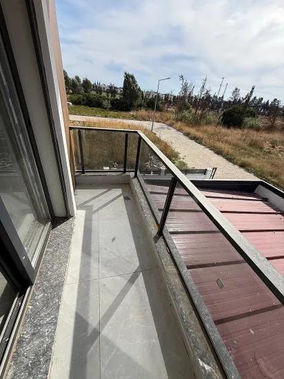 Seferihisar Doğanbey – Zu verkaufen neue 3+1 Duplex Villa – Großzügiger Garten