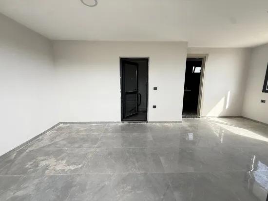 Seferihisar Doğanbey – Zu verkaufen neue 3+1 Duplex Villa – Großzügiger Garten