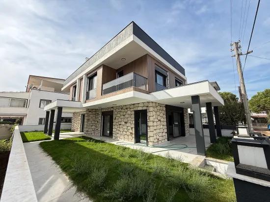 🏡 Seferihisar Doğanbey Zentrum zum Verkauf 3+1 Ultra-luxus Duplex Villa