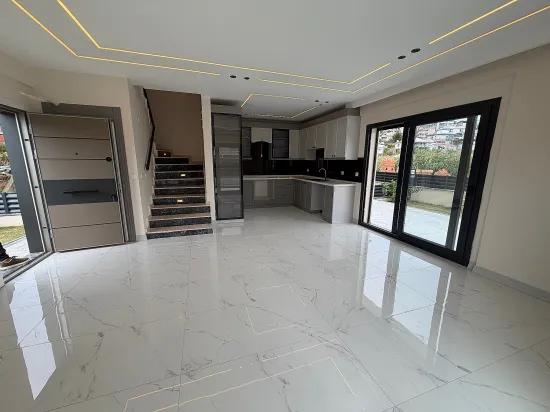 In Gümüldür zum Verkauf Ultra-luxus 3+1 Villa