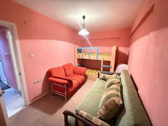 Seferihisar Ürkmez Im Zentrum zu verkaufen 2 + 1 80 metre² Wohnung