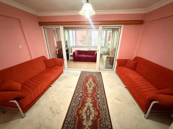Seferihisar Ürkmez Im Zentrum zu verkaufen 2 + 1 80 metre² Wohnung
