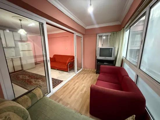 Seferihisar Ürkmez Im Zentrum zu verkaufen 2 + 1 80 metre² Wohnung