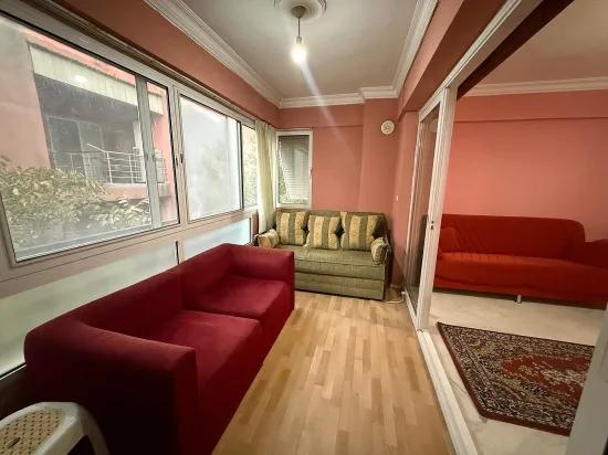 Seferihisar Ürkmez Im Zentrum zu verkaufen 2 + 1 80 metre² Wohnung