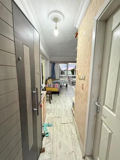 Seferihisar Ürkmez Im Zentrum zum Verkauf 2+1 zum Meer 200 metre Wohnung
