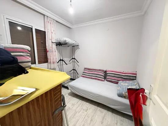 Seferihisar Ürkmez Im Zentrum zum Verkauf 2+1 zum Meer 200 metre Wohnung