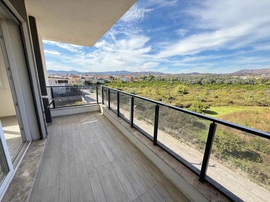 3 + 2 Maisonette-Wohnung Mit Neuem Aufzug Zum Verkauf Im Zentrum Von Seferihisar Ürkmez