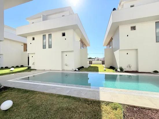 🏡 Luxusvilla mit Pool, neu, Innerhalb der Wohnanlage In Seferihisar Ürkmez