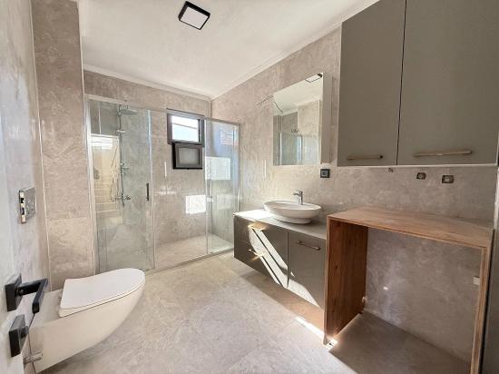 Brandneues Luxus-sommerhaus Mit 3+1 Bädern In Seferihisar Doganbey Zu Verkaufen