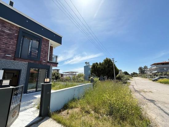 2+1-Maisonette-Sommerhaus Mit Großem Garten Und Meerblick In Seferihisar Doğanbey Zu Verkaufen