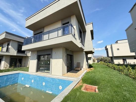 3+1 Duplex-Sommerhaus Mit Pool In Seferihisar Doğanbey