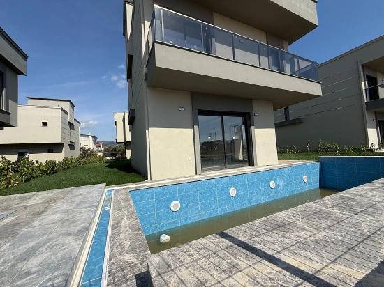 3+1 Duplex-sommerhaus Mit Pool In Seferihisar Doğanbey