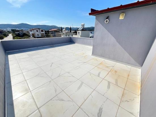 Brandneue, Freistehende 3+1-zimmer-villa Mit Großem Garten In Seferihisar Doğanbey Zu Verkaufen