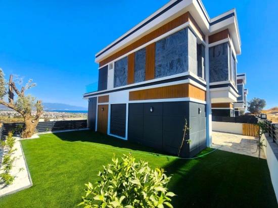 Freistehendes Einfamilienhaus In Seferihisar Doğanbey Mit Großem Garten Und Panoramablick Auf Das Meer Zu Verkaufen