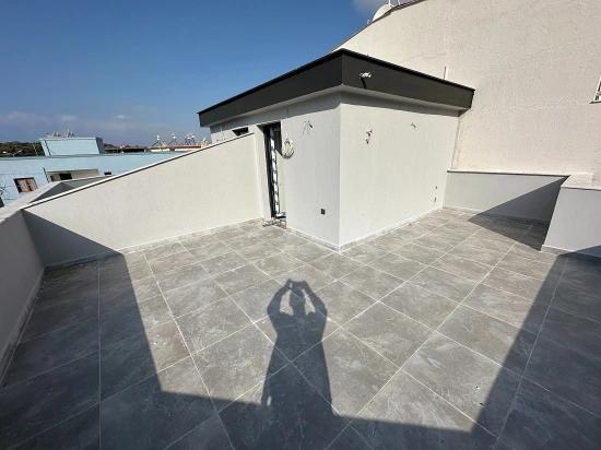 2+1 Brandneue Maisonette-villa Mit Garten Zum Verkauf Im Zentrum Von Seferihisar Ürkmez