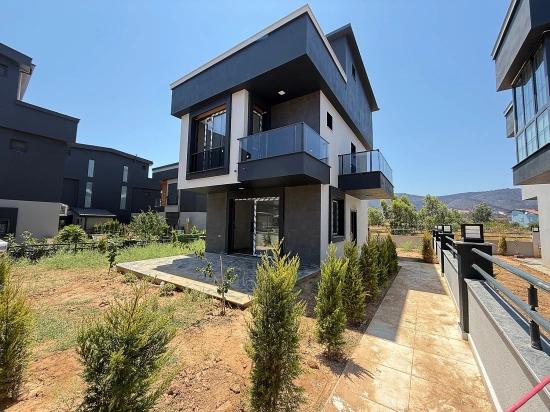 2 + 1 Villa Mit Freistehendem Garten Zum Verkauf In Seferihisar Doğanbey