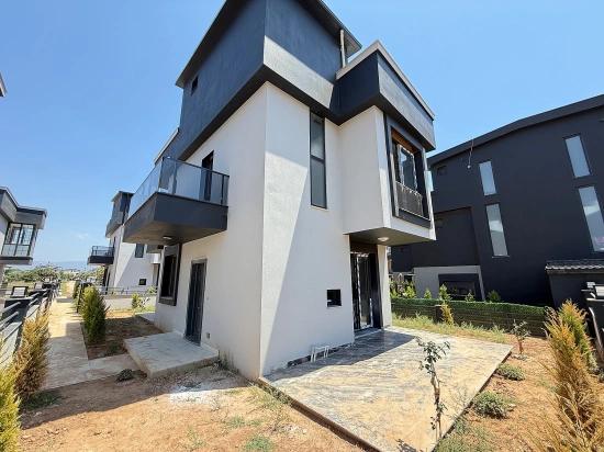 2 + 1 Villa Mit Freistehendem Garten Zum Verkauf In Seferihisar Doğanbey