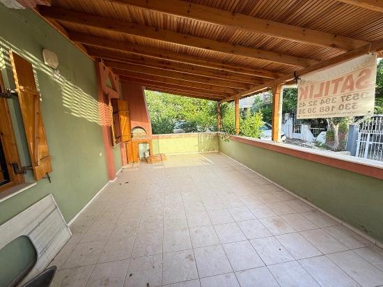 1+1 Wohnung Zum Verkauf 200 Meter Vom Meer Entfernt In Seferihisar Ürkmez