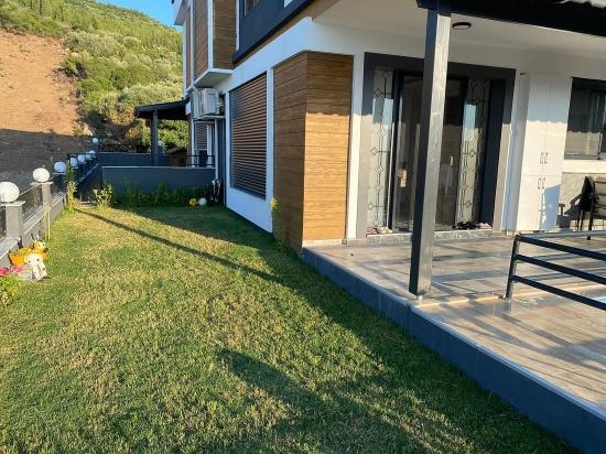 Freistehende Villa Mit 3+1 Schlafzimmern, Meerblick Und Pool In Seferihisar Doğanbey Zu Verkaufen