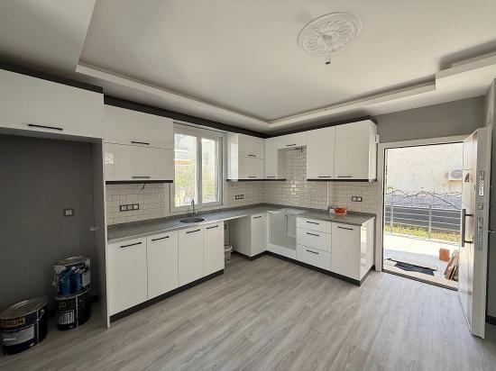 Freistehende 3+1-maisonette-villa Auf Einem 300 M2 Großen Grundstück In Seferihisar Doğanbey
