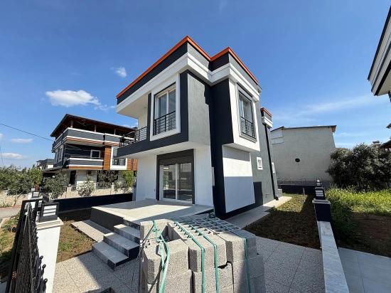 Freistehende 3+1-maisonette-villa Auf Einem 300 M2 Großen Grundstück In Seferihisar Doğanbey