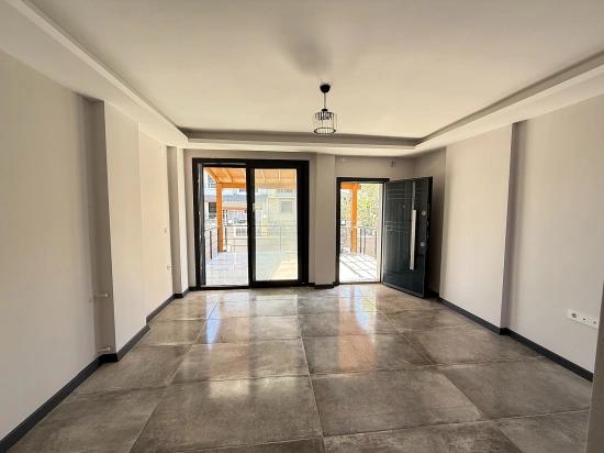 2 + 1 Brandneues Duplex-sommerhaus Zum Verkauf Im Zentrum Von Seferihisar, Doğanbey