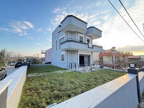 3+1 Eckvilla Mit Meerblick Und Separater Küche In Ürkmez