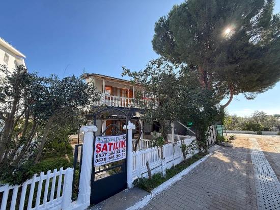 3+1-zimmer-duplex-sommerhaus Am Meer In Seferihisar Ürkmez Zu Verkaufen