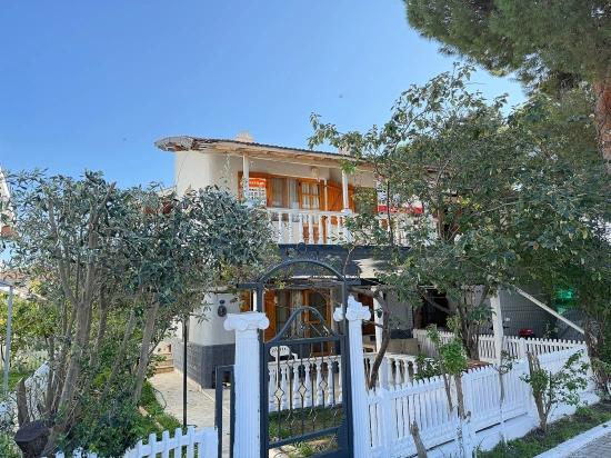 3+1-zimmer-duplex-sommerhaus Am Meer In Seferihisar Ürkmez Zu Verkaufen