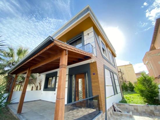 Brandneue Freistehende 3+1-villa Zum Verkauf Am Meer In Doğanbey