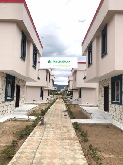 3+1 Brandneue Freistehende 3+1 Villa Zum Verkauf In Seferihisar Doğanbey