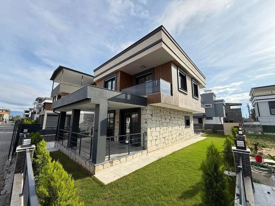 Brandneue, Freistehende Luxusvilla Mit Pool In Seferihisar Doğanbey Zu Verkaufen